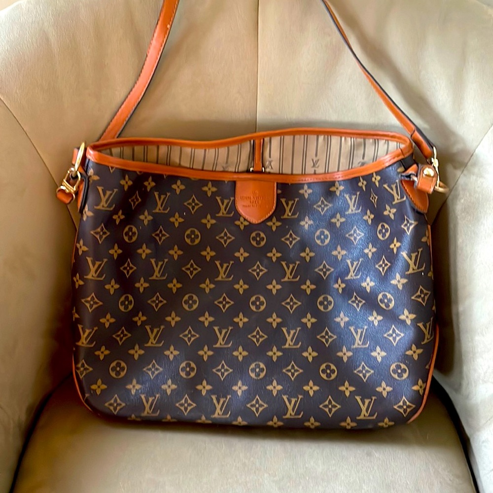 Luis Vuitton bag used